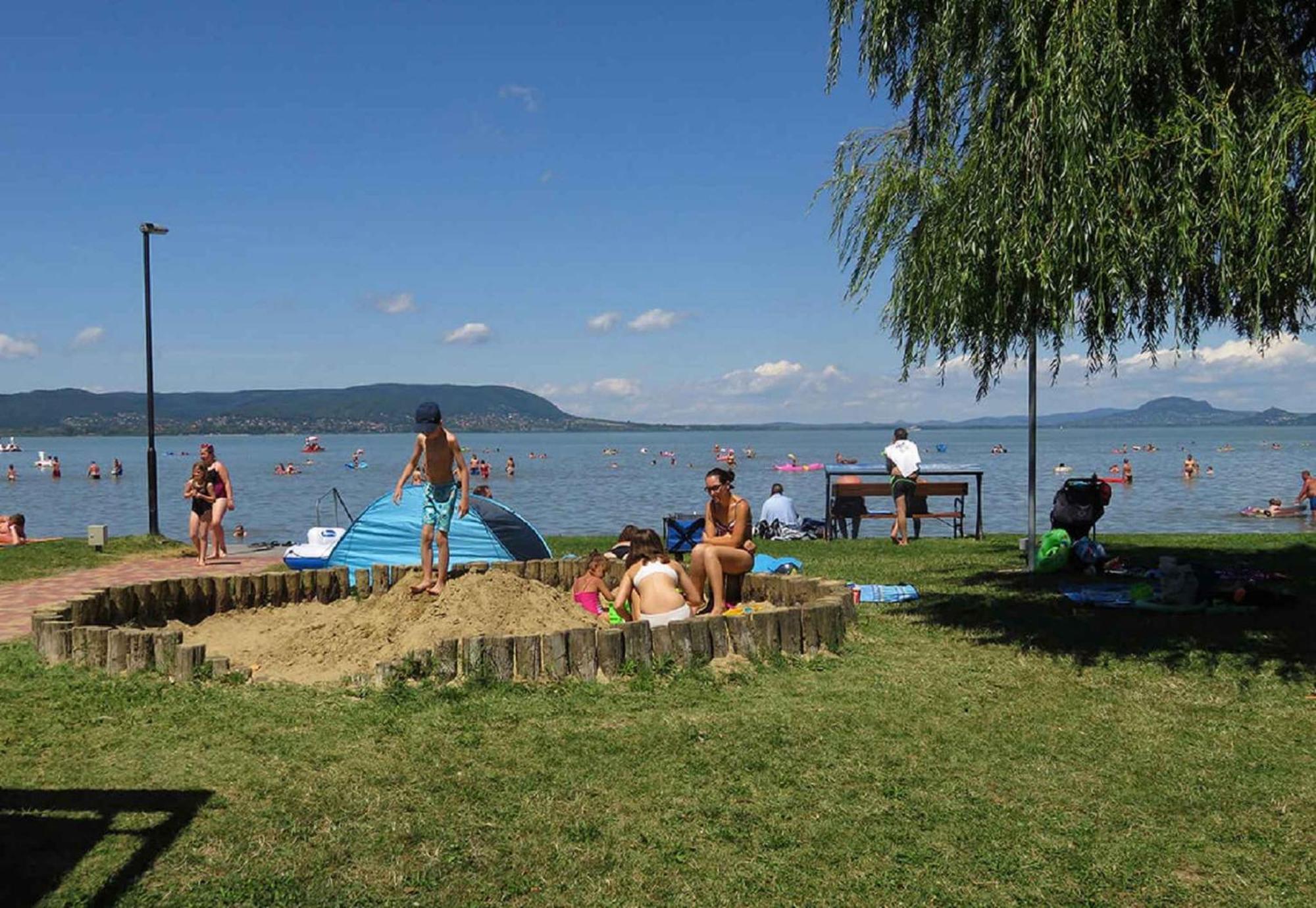 Holiday Homes In Balatonmariafuerdo 48114 外观 照片